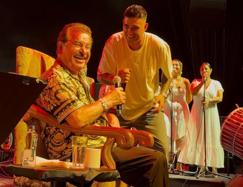 Harbiye'de İmparatora Sevgi Seli!  Harbiye'de İmparatora Sevgi Seli!